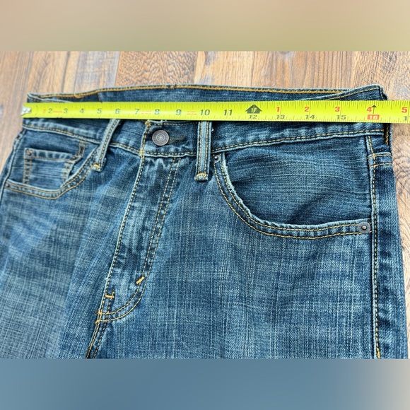 Levi's Style 559 Blue Denim Straight Fit Jeans, Men's Size 31x30, Medium Wash - Picture 4 of 13